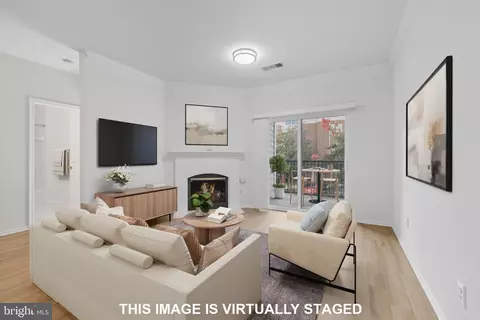 Living - 1581 Spring Gate Dr #5203, Mclean, VA 22102 photo 1 of 4