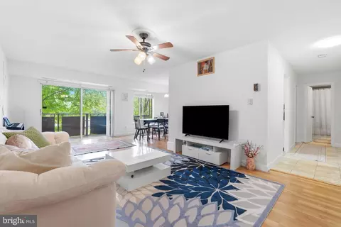 3100 S Manchester St #632, Falls Church, VA 22044