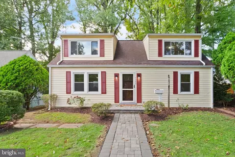 6909 Custis Pkwy, Falls Church, VA 22042