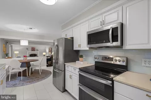 Kitchen - 6106 Roxbury Ave, Springfield, VA 22152 photo 1 of 3