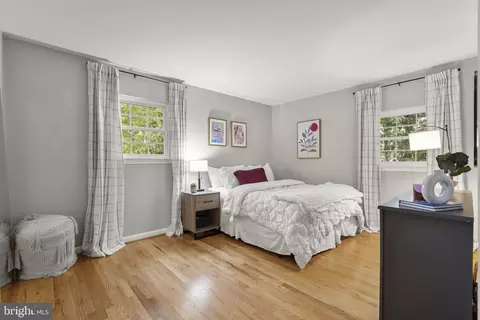 Bedroom - 6106 Roxbury Ave, Springfield, VA 22152 photo 4 of 8