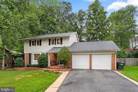 Exterior - 6106 Roxbury Ave, Springfield, VA 22152 photo 3 of 6