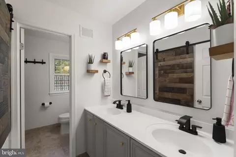 Bath - 6106 Roxbury Ave, Springfield, VA 22152 photo 3 of 5