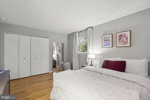 Bedroom - 6106 Roxbury Ave, Springfield, VA 22152 photo 5 of 8