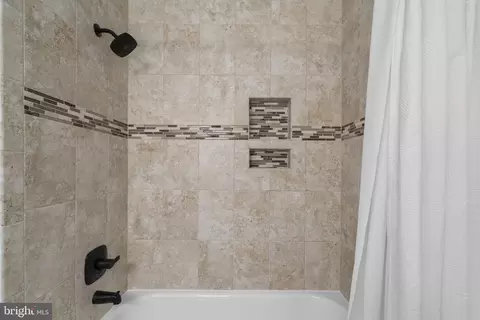 Bath - 6106 Roxbury Ave, Springfield, VA 22152 photo 5 of 5