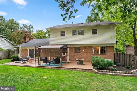 Exterior - 6106 Roxbury Ave, Springfield, VA 22152 photo 5 of 6