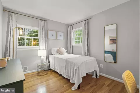 Bedroom - 6106 Roxbury Ave, Springfield, VA 22152 photo 8 of 8
