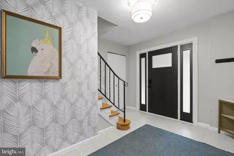 Entry Way - 6106 Roxbury Ave, Springfield, VA 22152 photo 1 of 5