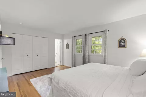 Bedroom - 6106 Roxbury Ave, Springfield, VA 22152 photo 3 of 8