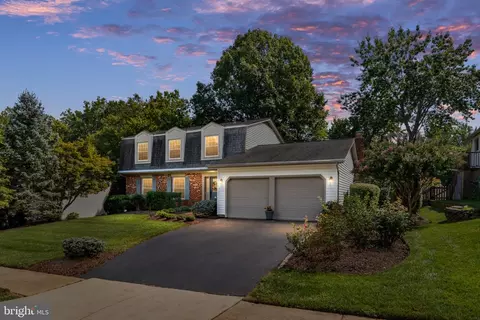 Exterior - 9511 Shipwright Dr, Burke, VA 22015 photo 14 of 15