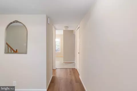 Entry Way - 9511 Shipwright Dr, Burke, VA 22015 photo 5 of 8