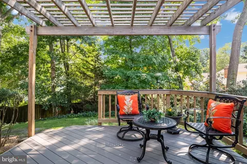Exterior - 9511 Shipwright Dr, Burke, VA 22015 photo 6 of 15