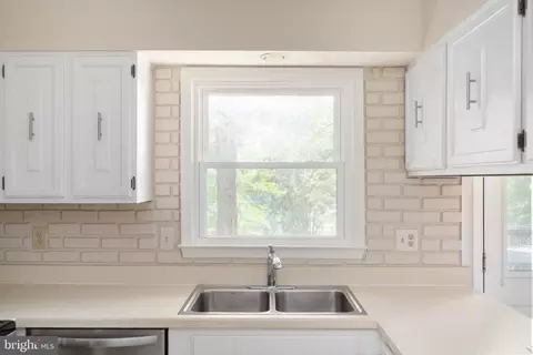 Kitchen - 9511 Shipwright Dr, Burke, VA 22015 photo 2 of 2