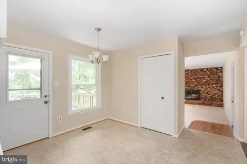 Entry Way - 9511 Shipwright Dr, Burke, VA 22015 photo 3 of 8