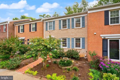 Exterior - 9507 Burdett Rd, Burke, VA 22015 photo 4 of 8