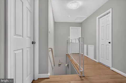 Entry Way - 7026 Leebrad St, Springfield, VA 22151 photo 3 of 4