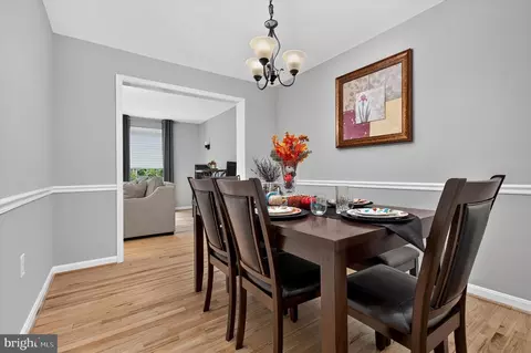 Dining - 7026 Leebrad St, Springfield, VA 22151 photo 2 of 2