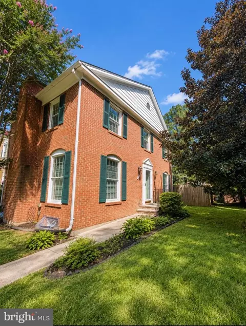 Exterior - 7026 Leebrad St, Springfield, VA 22151 photo 2 of 5