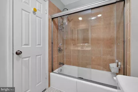 Bath - 7026 Leebrad St, Springfield, VA 22151 photo 3 of 4