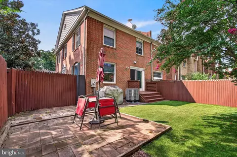 Exterior - 7026 Leebrad St, Springfield, VA 22151 photo 5 of 5