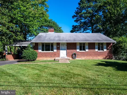6108 Everglades Dr, Alexandria, VA 22312