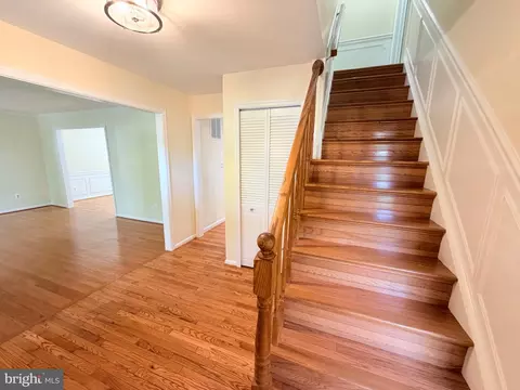 Entry Way - 8853 Applecross Ln, Springfield, VA 22153 photo 2 of 4