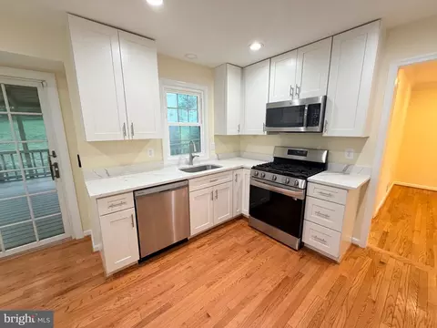 Kitchen - 8853 Applecross Ln, Springfield, VA 22153 photo 3 of 3