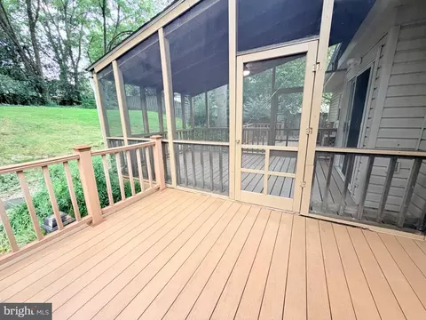 Exterior - 8853 Applecross Ln, Springfield, VA 22153 photo 4 of 8