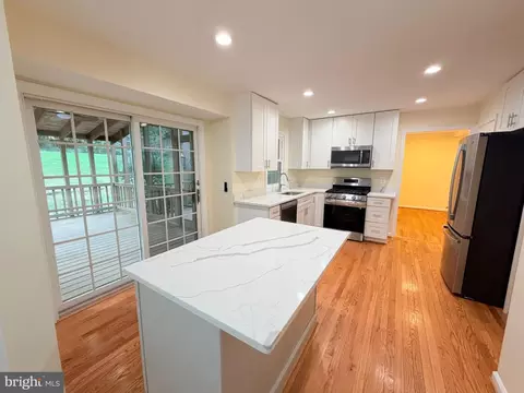 Kitchen - 8853 Applecross Ln, Springfield, VA 22153 photo 2 of 3