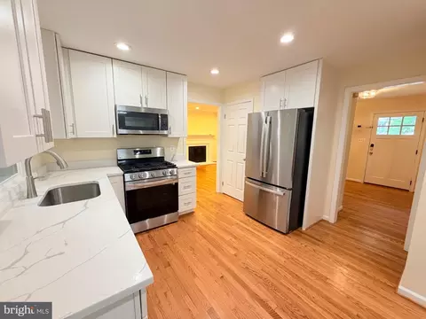Kitchen - 8853 Applecross Ln, Springfield, VA 22153 photo 1 of 3