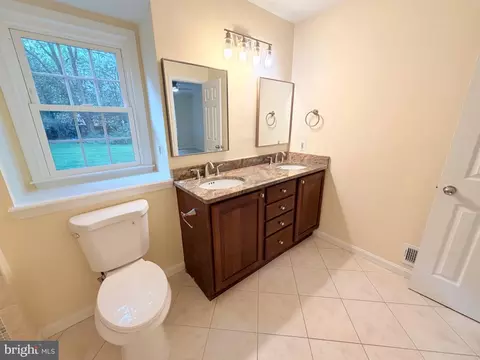Bath - 8853 Applecross Ln, Springfield, VA 22153 photo 1 of 4