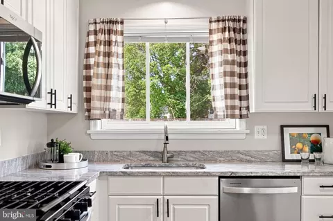 Kitchen - 6106 Clearbrook Dr, Springfield, VA 22150 photo 3 of 3