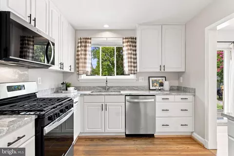 Kitchen - 6106 Clearbrook Dr, Springfield, VA 22150 photo 1 of 3
