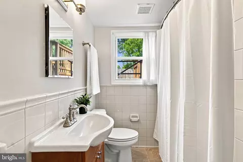Bath - 6106 Clearbrook Dr, Springfield, VA 22150 photo 2 of 2
