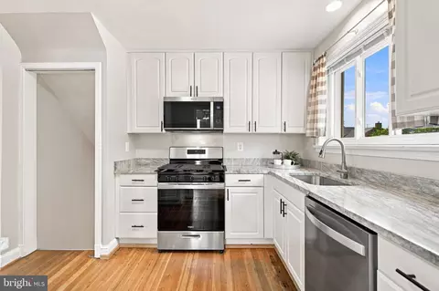 Kitchen - 6106 Clearbrook Dr, Springfield, VA 22150 photo 2 of 3