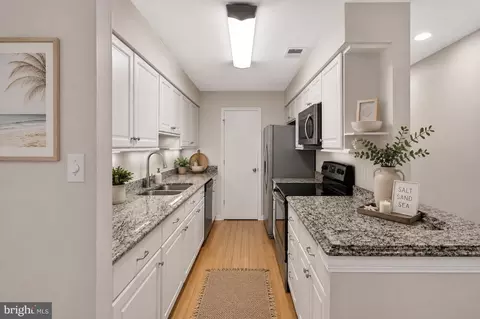 Kitchen - 5905 Noblestown Rd #F, Springfield, VA 22152 photo 1 of 1