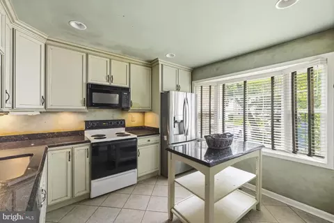 Kitchen - 9019 Golden Leaf Ct, Springfield, VA 22153 photo 1 of 4