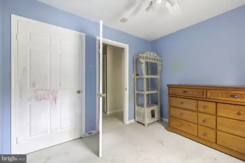 Bedroom - 9019 Golden Leaf Ct, Springfield, VA 22153 photo 4 of 6