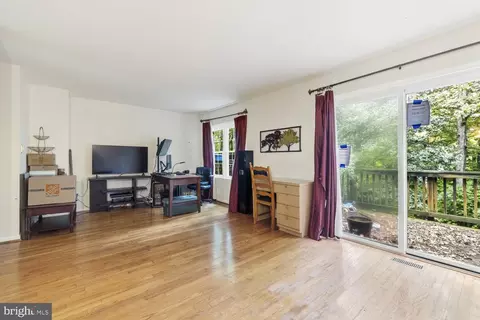 Living - 9019 Golden Leaf Ct, Springfield, VA 22153 photo 1 of 2