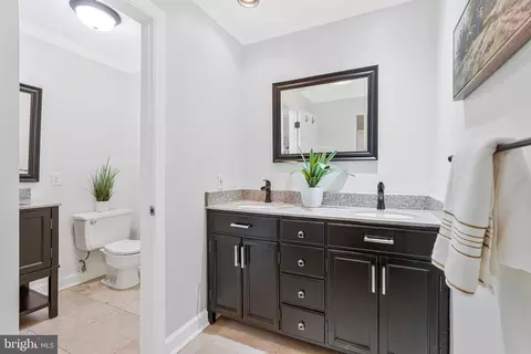 Bath - 7845 Old Dominion Dr, Mclean, VA 22102 photo 5 of 9