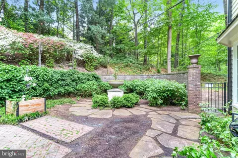 Exterior - 7845 Old Dominion Dr, Mclean, VA 22102 photo 11 of 16