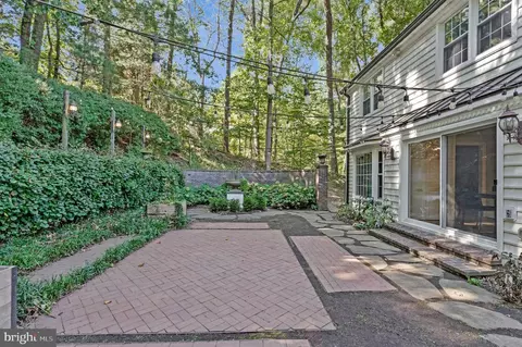 Exterior - 7845 Old Dominion Dr, Mclean, VA 22102 photo 12 of 16