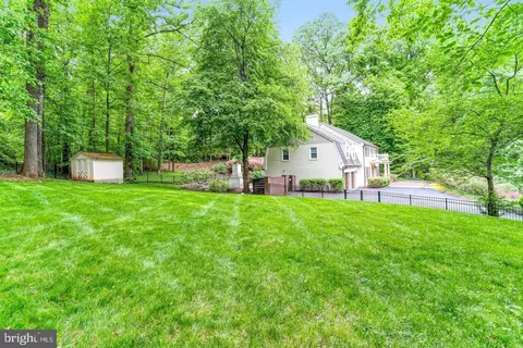 Exterior - 7845 Old Dominion Dr, Mclean, VA 22102 photo 13 of 16