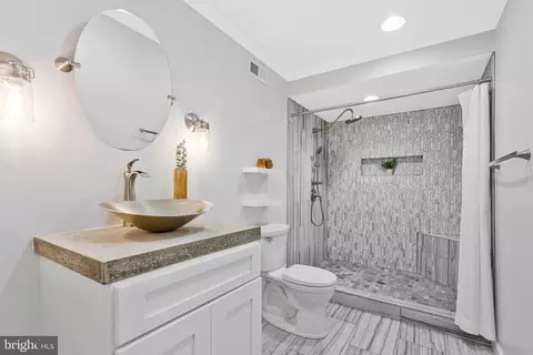 Bath - 7845 Old Dominion Dr, Mclean, VA 22102 photo 9 of 9
