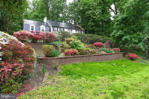 Exterior - 7845 Old Dominion Dr, Mclean, VA 22102 photo 2 of 16