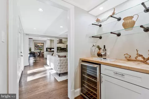 Entry Way - 7845 Old Dominion Dr, Mclean, VA 22102 photo 5 of 10