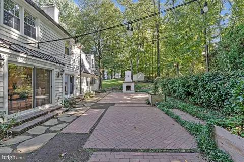 Exterior - 7845 Old Dominion Dr, Mclean, VA 22102 photo 8 of 16