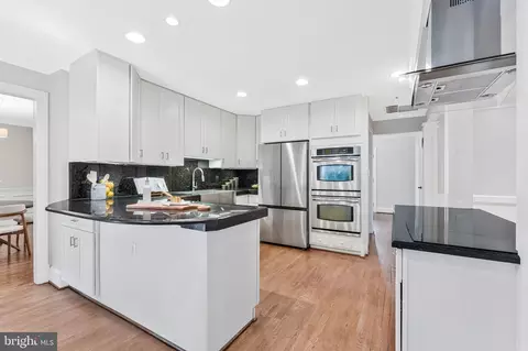 Kitchen - 7845 Old Dominion Dr, Mclean, VA 22102 photo 3 of 5