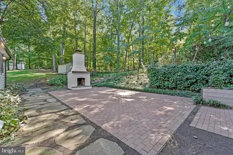 Exterior - 7845 Old Dominion Dr, Mclean, VA 22102 photo 6 of 16