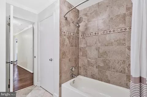 Entry Way - 7845 Old Dominion Dr, Mclean, VA 22102 photo 8 of 10